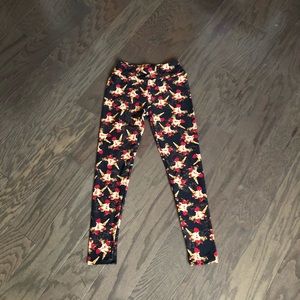 BRAND NEW Lularoe valentines leggings OS. NWT.